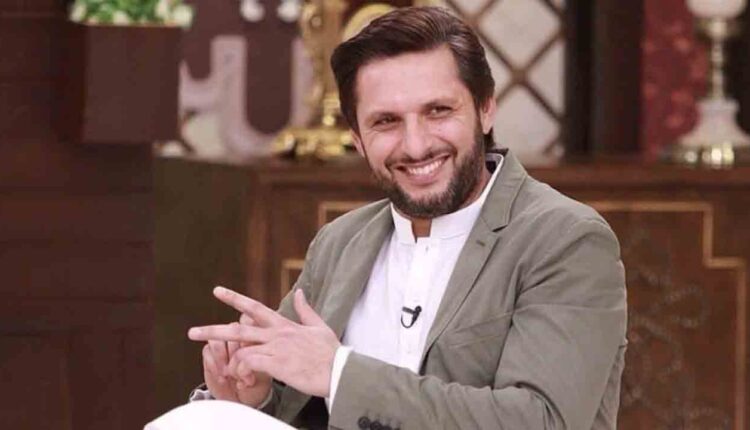 شاہد آفریدی اور کینیڈین شہر بریمپٹن کے میئر کی پاک نیوزی لینڈ میچ د یکھنے سٹیڈیم آمد