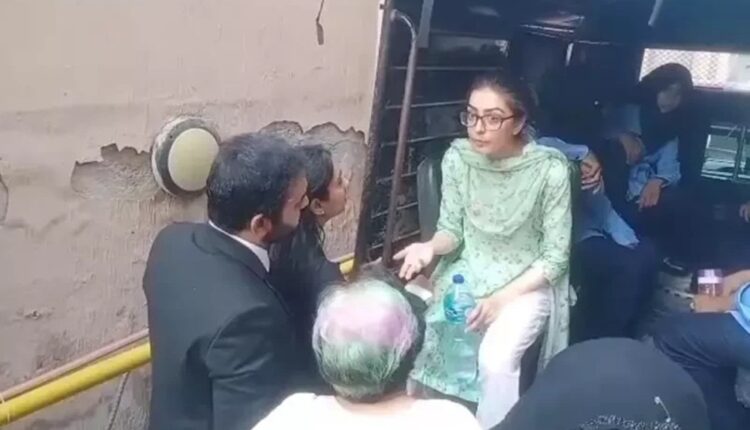 بغاوت کا کیس؛ ایمان مزاری اڈیالہ جیل سے رہائی کے بعد دوبارہ گرفتار