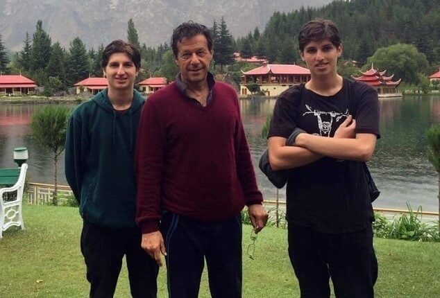 عمران خان کی بیٹوں سے بات نہ کروانے پر سپرنٹنڈنٹ سے جواب طلب