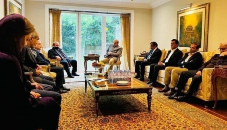 شہباز شریف کی لندن میں نواز شریف سے اہم ملاقات ،مریم نواز بھی موجود تھیں