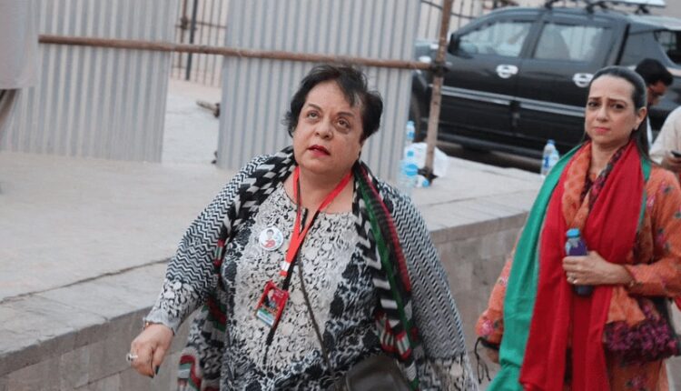 ڈاکٹر شیریں مزاری نے آئی جی اسلام آباد سے جرمانے کی مد میں آنے والی 25 ہزار کی رقم شوکت خانم کو دیدی