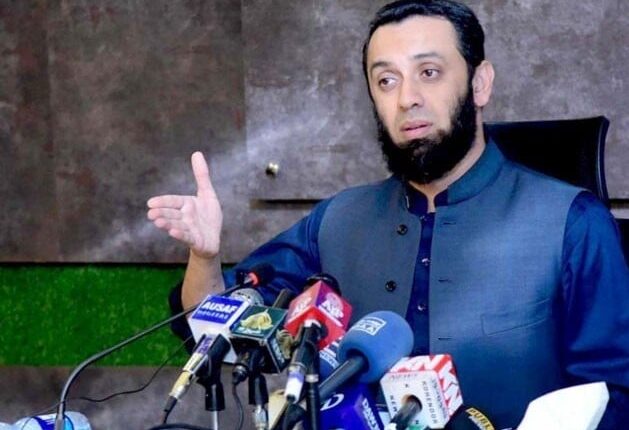 چیئرمین پی ٹی آئی نے فرح گوگی کی کرپشن میں سہولت کاری کی،عطاء تارڑ