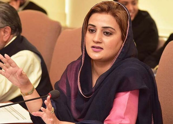 چیئرمین پی ٹی آئی قوم کے لئے ناسور ہے جسے کبھی پبلک میں نہیں آنا چاہئے: عظمیٰ بخاری