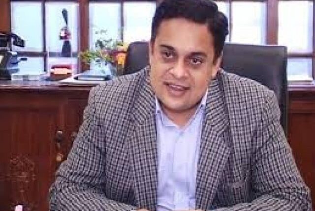 آمدن سے زائد اثاثہ جات؛وزیراعظم کے مشیر احد چیمہ مقدمے سے بری