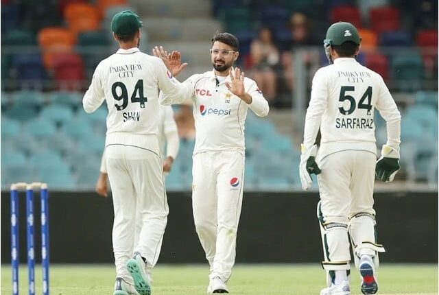 آسٹریلیا کیخلاف سیریز سے قبل قومی ٹیم کو دھچکا ،ابرار احمد چار روزہ میچ میں انجری کا شکار