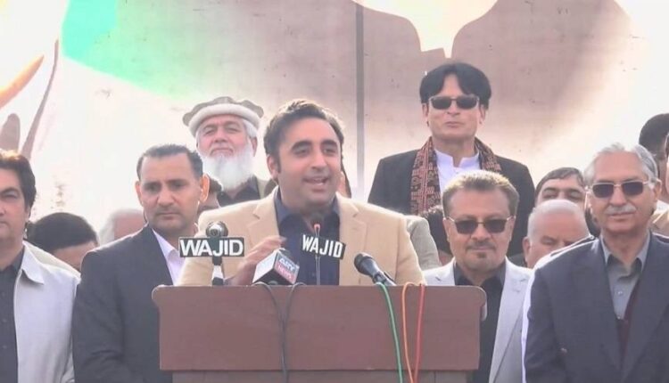 ایک جیل سے نکلنے ، دوسرا جیل سے بچنے کیلئے الیکشن لڑ رہا ہے، بلاول بھٹو