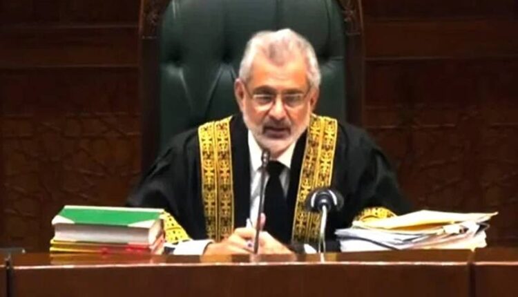 کسٹم حکام گاڑیاں سمگل کراکے پھر خود پکڑوا دیتے ہیں،چیف جسٹس