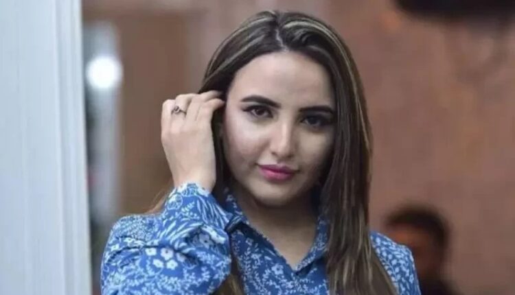 پاکستان کی معروف ٹک ٹاکرحریم شاہ کے اعلان نے سب ہی کو چونکا دیا