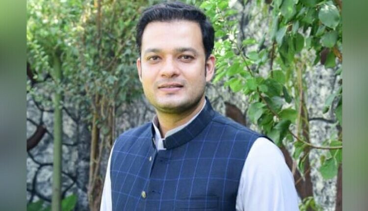سابق ڈپٹی اسپیکر پنجاب اسمبلی بھی پی ٹی آئی چھوڑ گئے