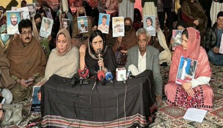 بلوچ یکجہتی کمیٹی نے پریس کلب کے باہر اپنے دھرنے کو ختم کرنے کا اعلان
