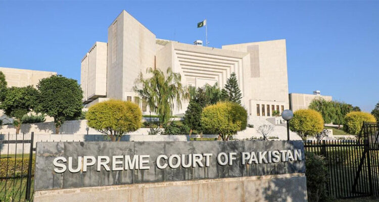 سپریم کورٹ کا ایف آئی اے کو صحافیوں کو بھجوائے گئے نوٹس واپس لینے کا حکم،سماعت ایک دن کیلئے ملتوی