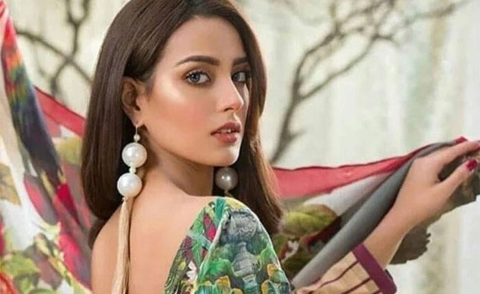 میری عادت ہے کوئی بھی کام شروع کرنے سے پہلے بسم اللہ پڑھتی ہوں، اقرا عزیز