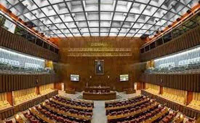 الیکشن کمیشن نے سینٹ کی 48 نشستوں پر انتخابات کا شیڈول جاری کردیا