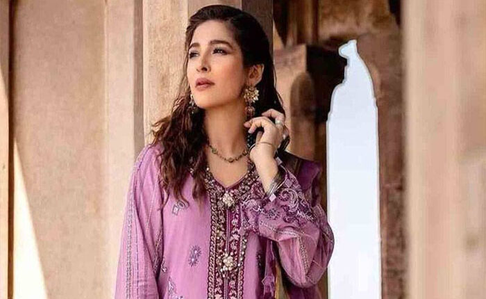 اداکارہ عائشہ عمر کا میڈیکل سرجری کے بعد انڈسٹری سے وقفہ لینے کا اعلان