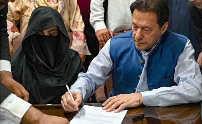 عمران خان اور بشریٰ بی بی کو عدالت پیش کرنے کا حکم
