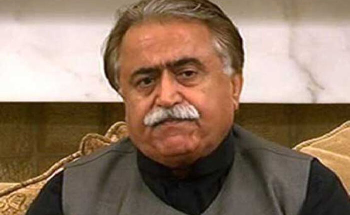 سیاستدانوں سے غلطیاں ہوتی ہیں،مستقبل جمہوریت سے وابستہ ہے،مولابخش چانڈیو