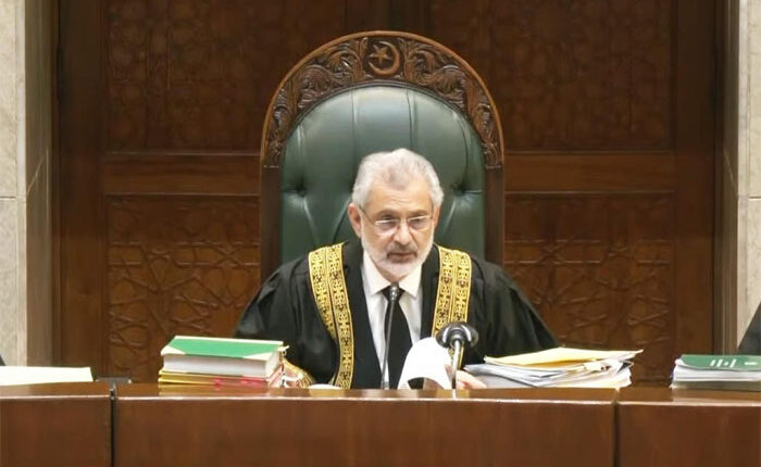 جتنا زیادہ جھوٹ بولے گا اتنا ہی سوشل میڈیا پر بِکے گا،چیف جسٹس