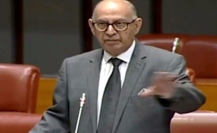 عمران خان نے ٹویٹ نہیں، فوج کے خلاف دستاویزی فلم جاری کی : سینیٹر عرفان صدیقی