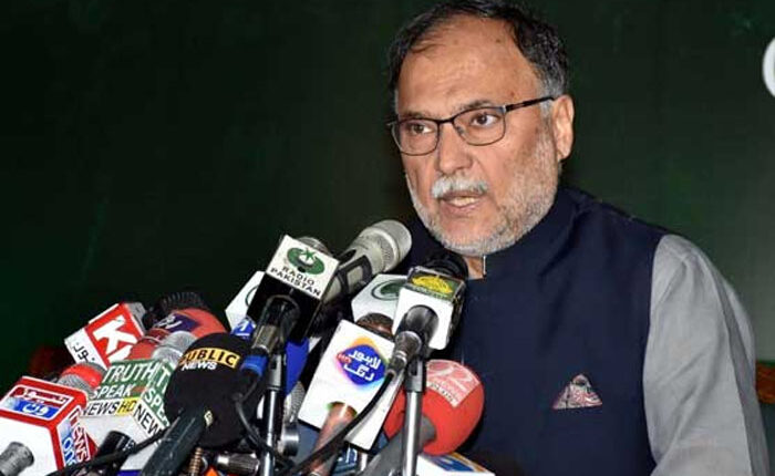 پاکستان ترقی کی راہ پر گامزن تھا کہ ایک اناڑی کو مسلط کردیاگیا‘احسن اقبال