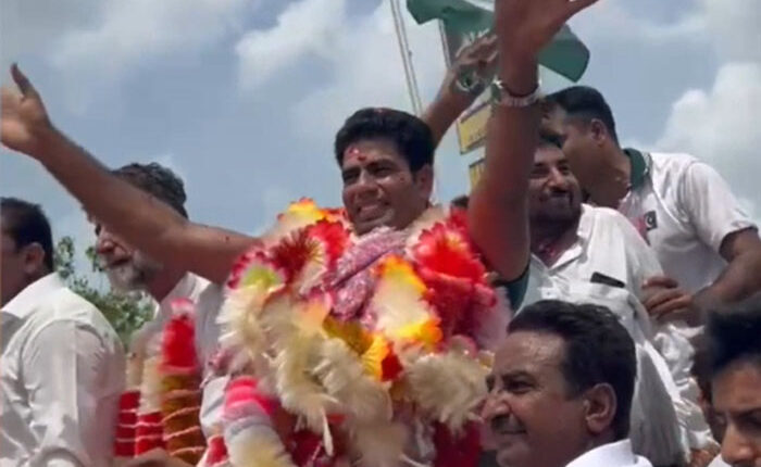 گولڈ میڈلسٹ ارشد ندیم کاآبائی علاقے میاں چنوں پہنچنے پر والہانہ استقبال