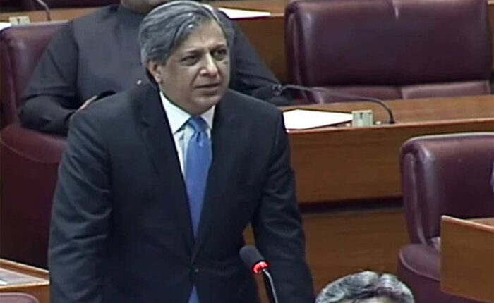 روزانہ45 ہزار پاسپورٹ کی ڈیمانڈ ہے،ستمبر تک مسئلہ حل کرلیں گے،اعظم نذیرتارڑ
