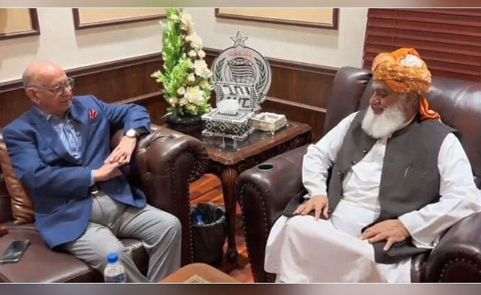 عرفان صدیقی کی مولانا فضل الرحمان سے ملاقات ،نوازشریف کا خصوصی پیغام پہنچایا