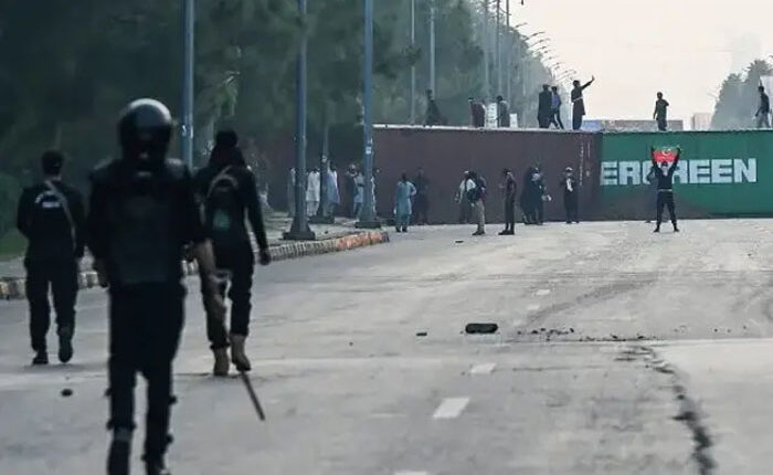 ڈی چوک پر احتجاج کی کال کے بعد پیدا ہونے والی کشیدہ صورتحال ختم ہو گئی